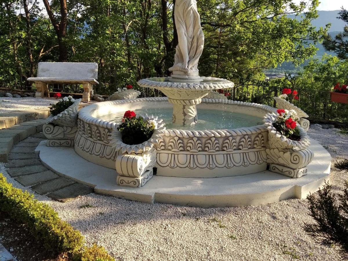 Belvilla By Oyo Villa In Tagliacozzo Exteriör bild