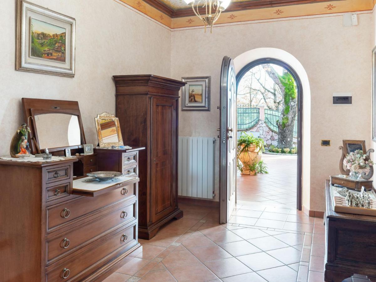 Belvilla By Oyo Villa In Tagliacozzo Exteriör bild